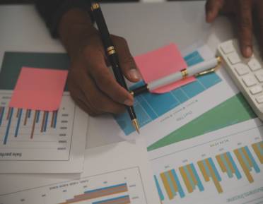 fund managers team consultation discuss about analysis investment stock market office 1